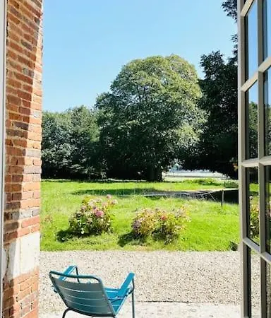 Hotel Relais De Chasse Du Chateau- A 10 Minutes De La Des Petites Dalles- 30 D'etretat Et De Veules Les Roses 4*